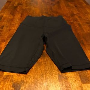 Lululumon 10in. Size 6 Align Shorts
